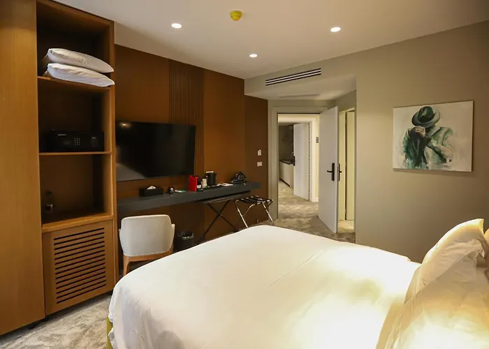Hotel Urbanin & 4*
