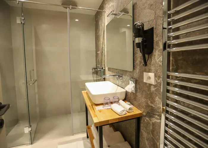 Hotel Urbanin & 4*