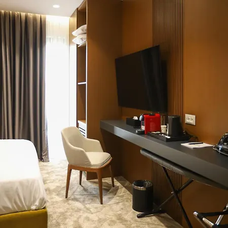 Hotel Urbanin & Tirana