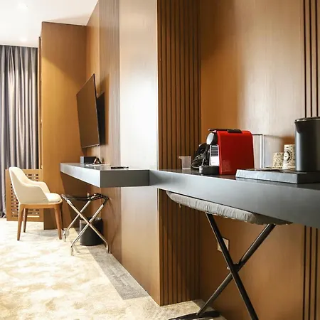 Otel Urbanin & Tiran