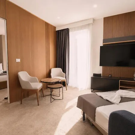 Urbanin & Otel Tiran
