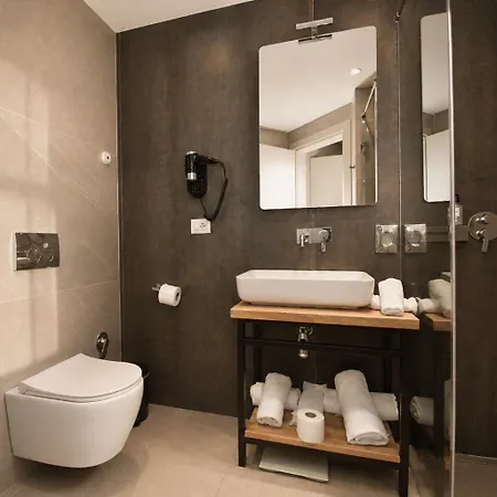 Otel Urbanin & 4*
