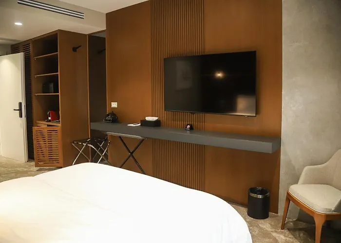 Urbanin & Hotel 4*